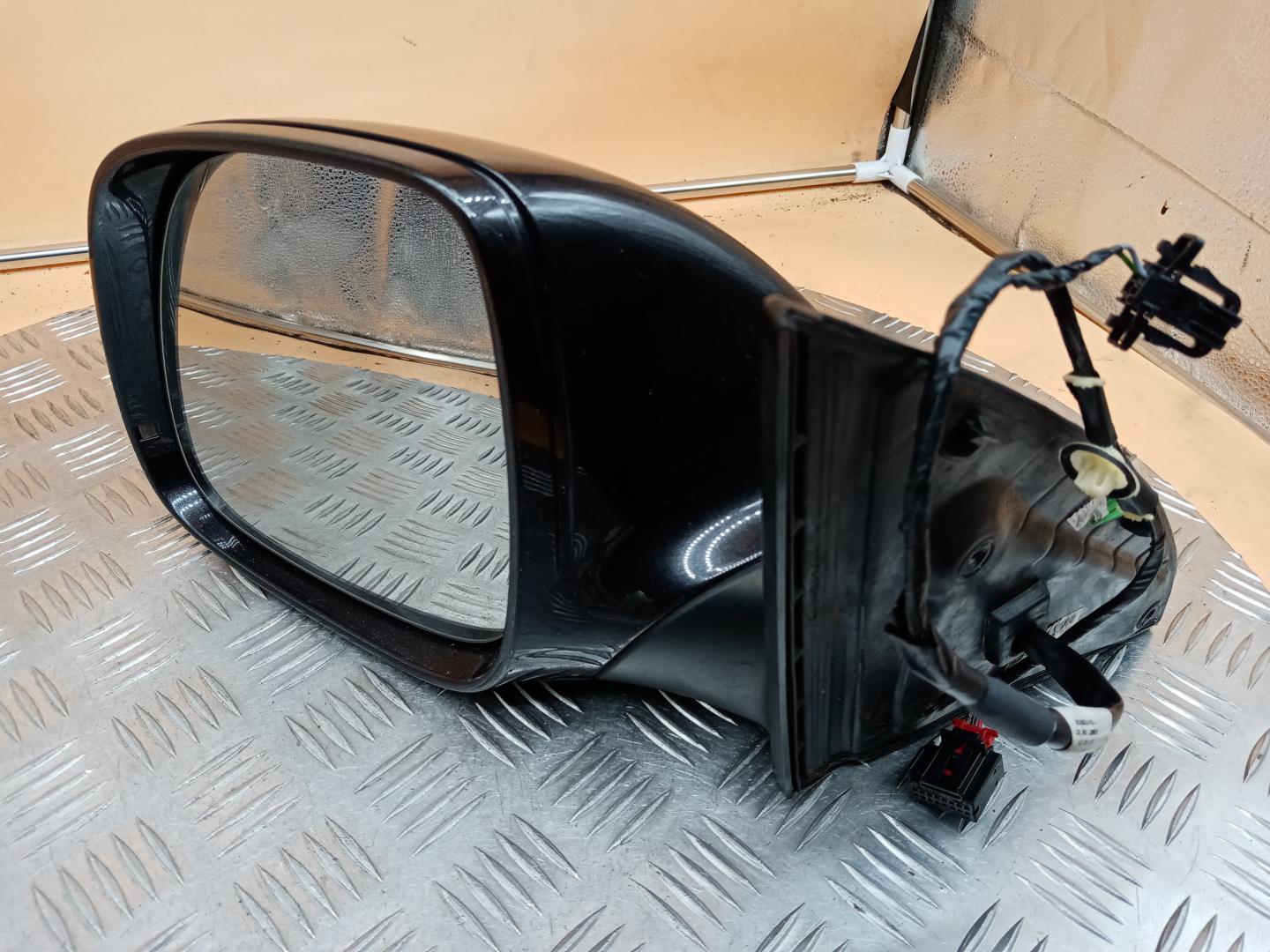 Зеркало левое электрическое