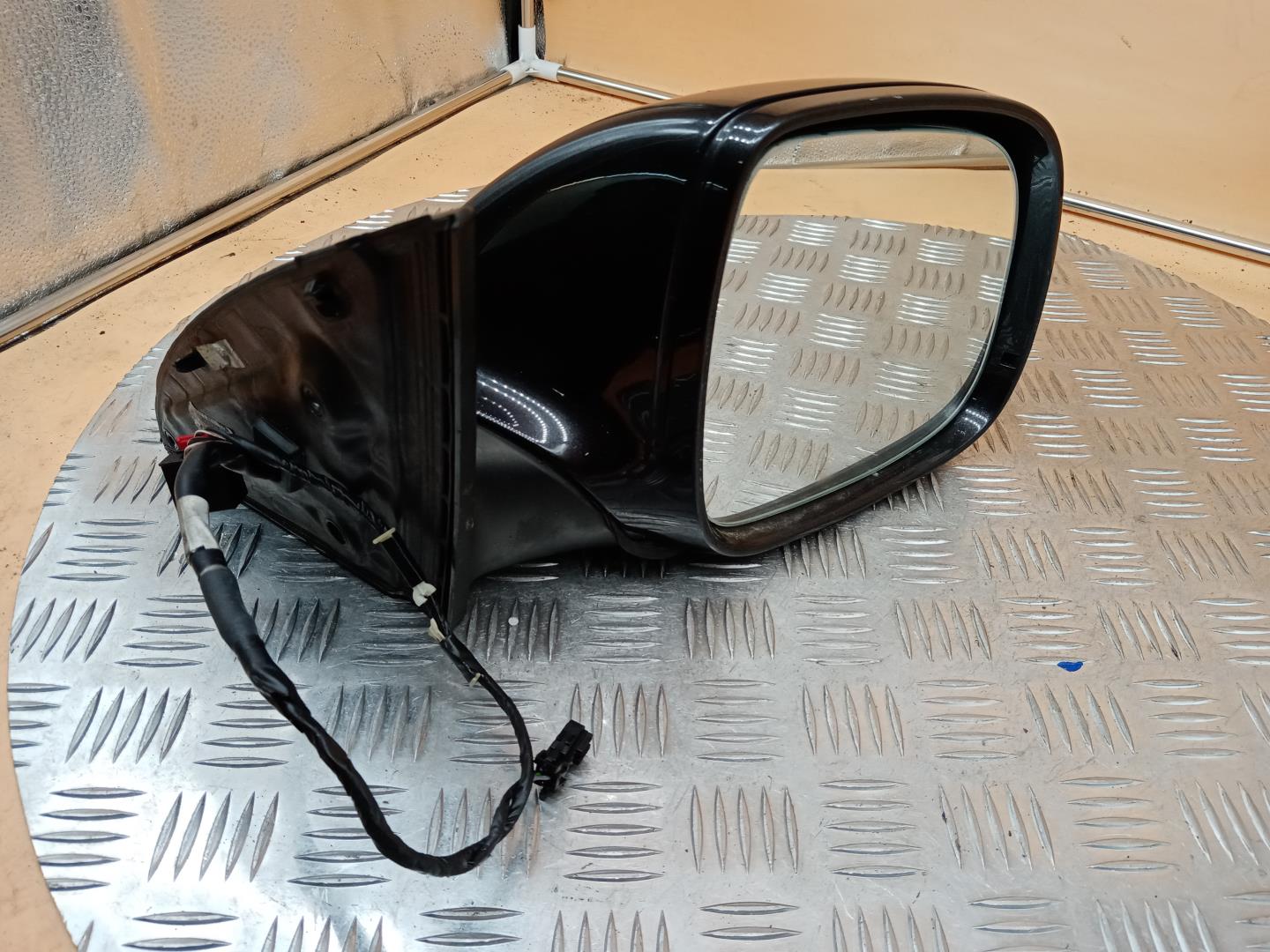 Зеркало правое электрическое