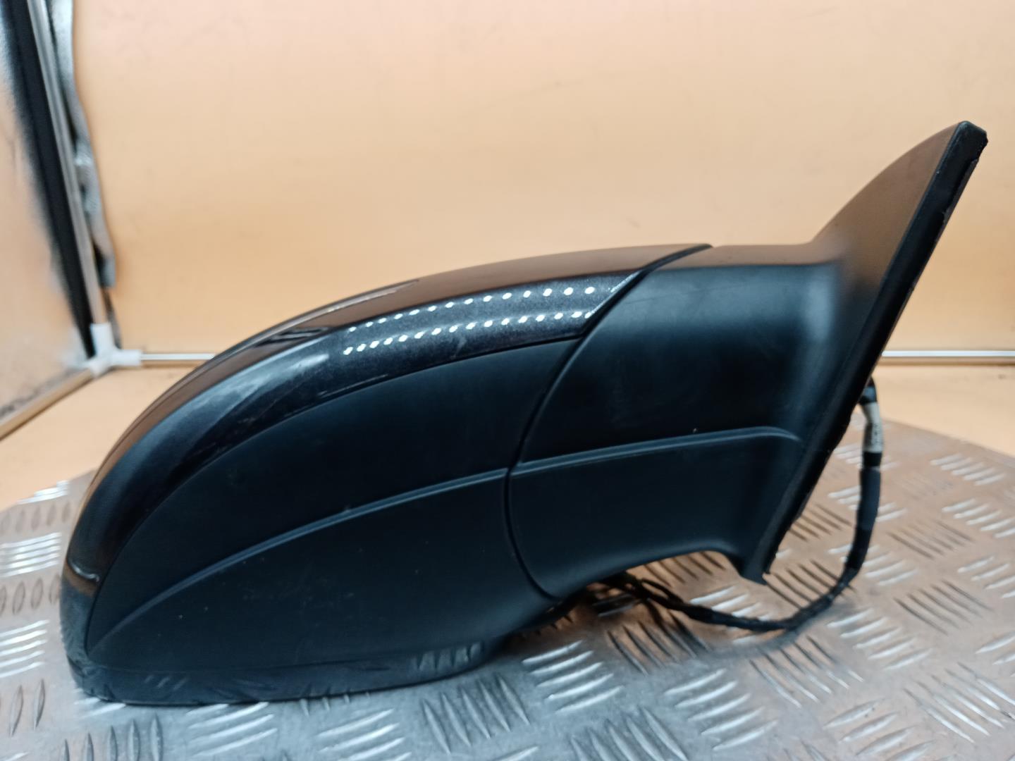 Зеркало правое электрическое