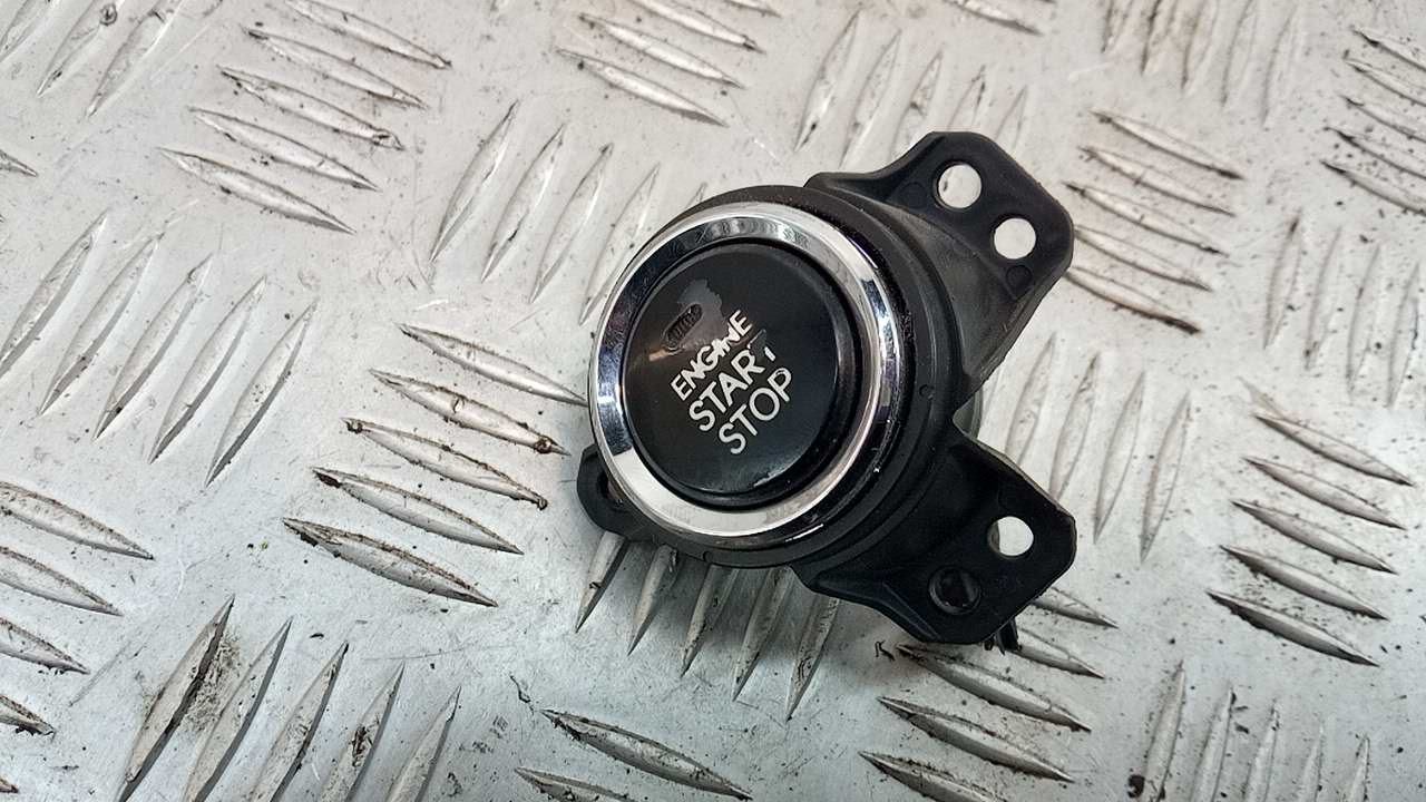 Кнопка запуска двигателя