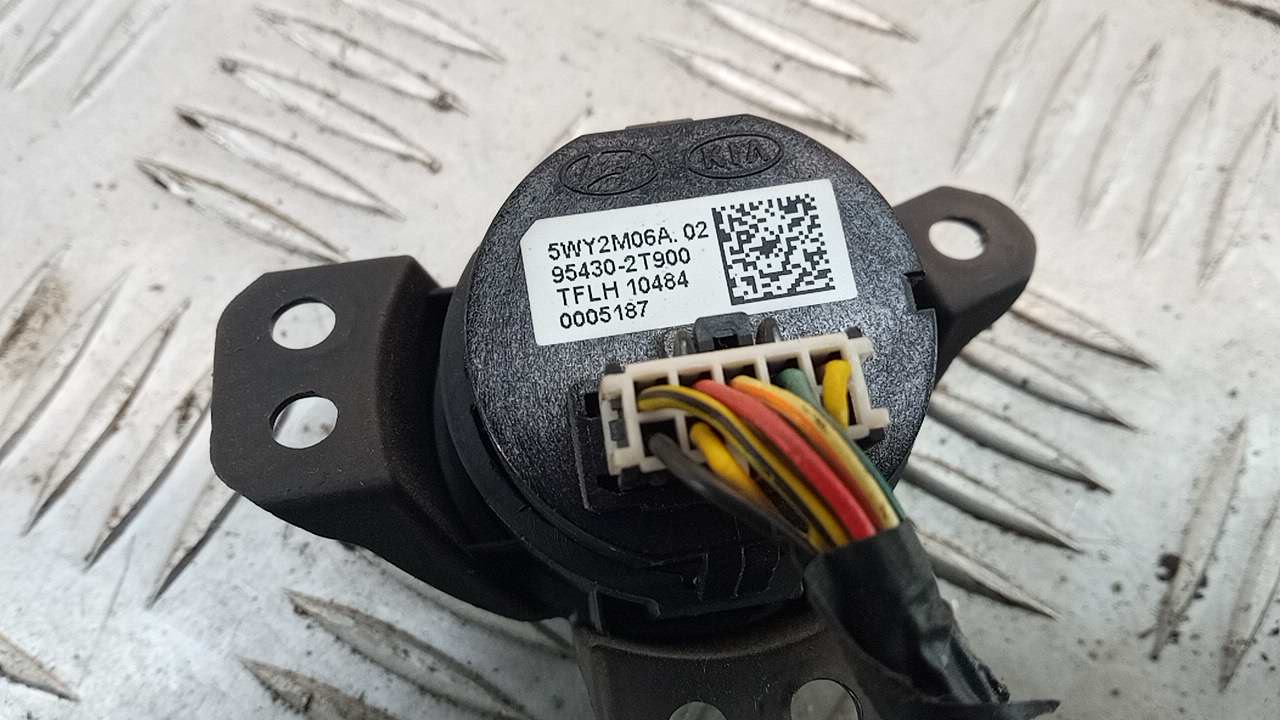 Кнопка запуска двигателя