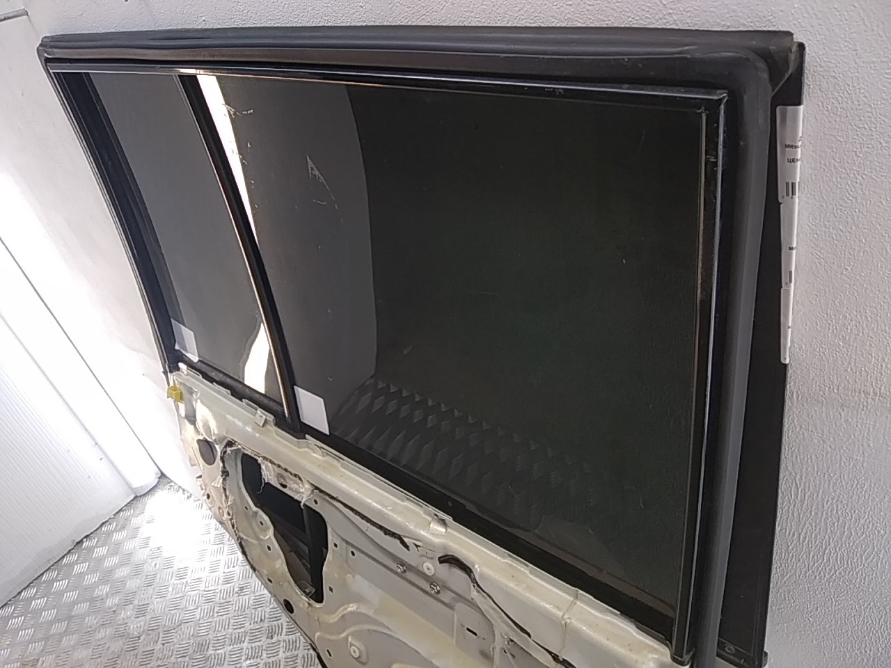 Уплотнитель двери