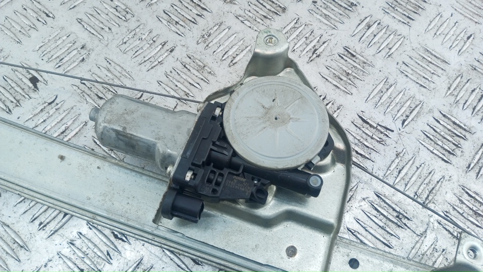 Стеклоподъемник электр. передний левый