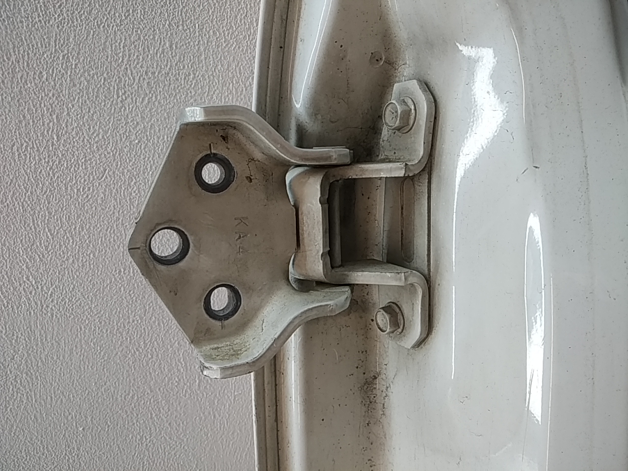 Петля двери багажника верхняя