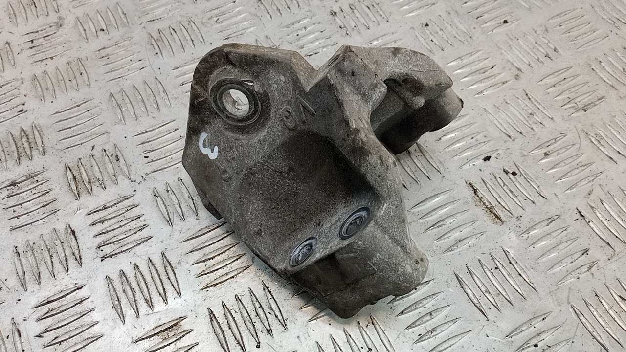 Кронштейн двигателя задний