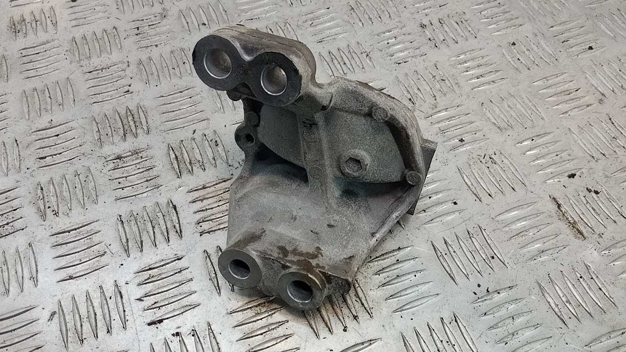 Кронштейн двигателя задний