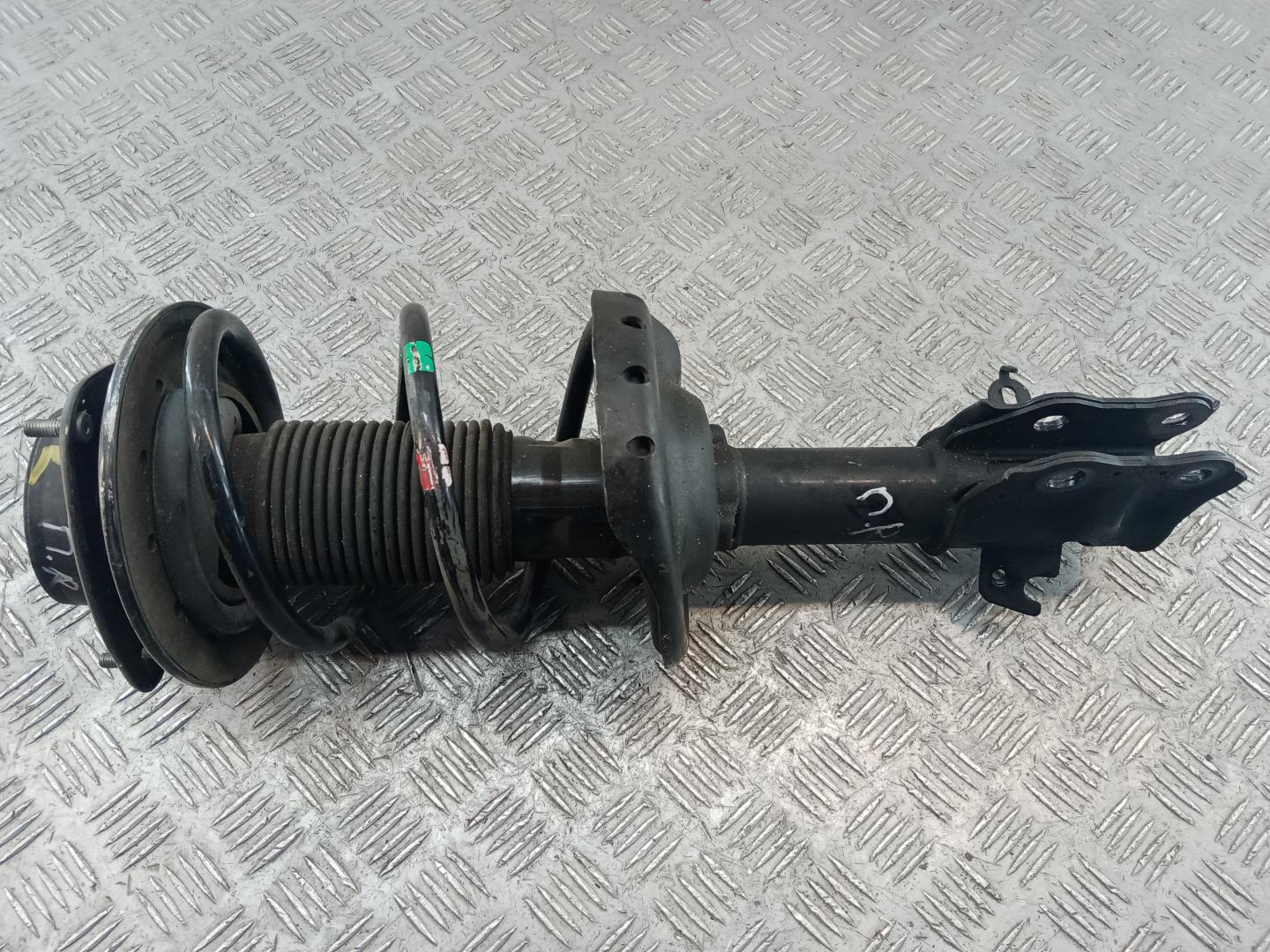 Амортизатор передний правый