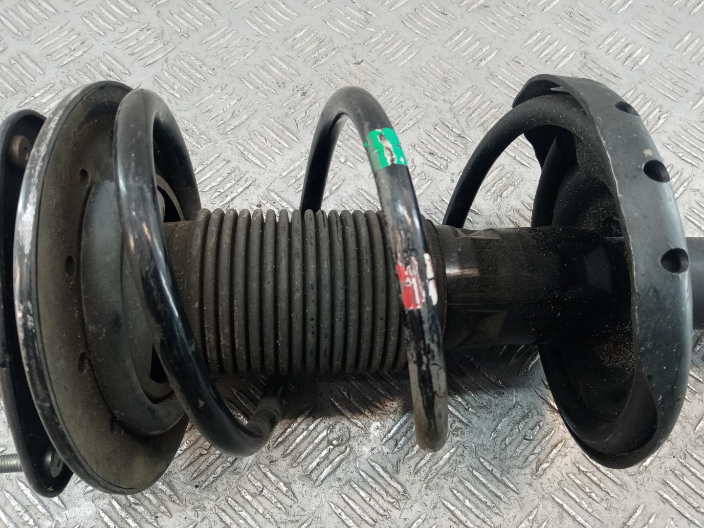 Пружина передняя