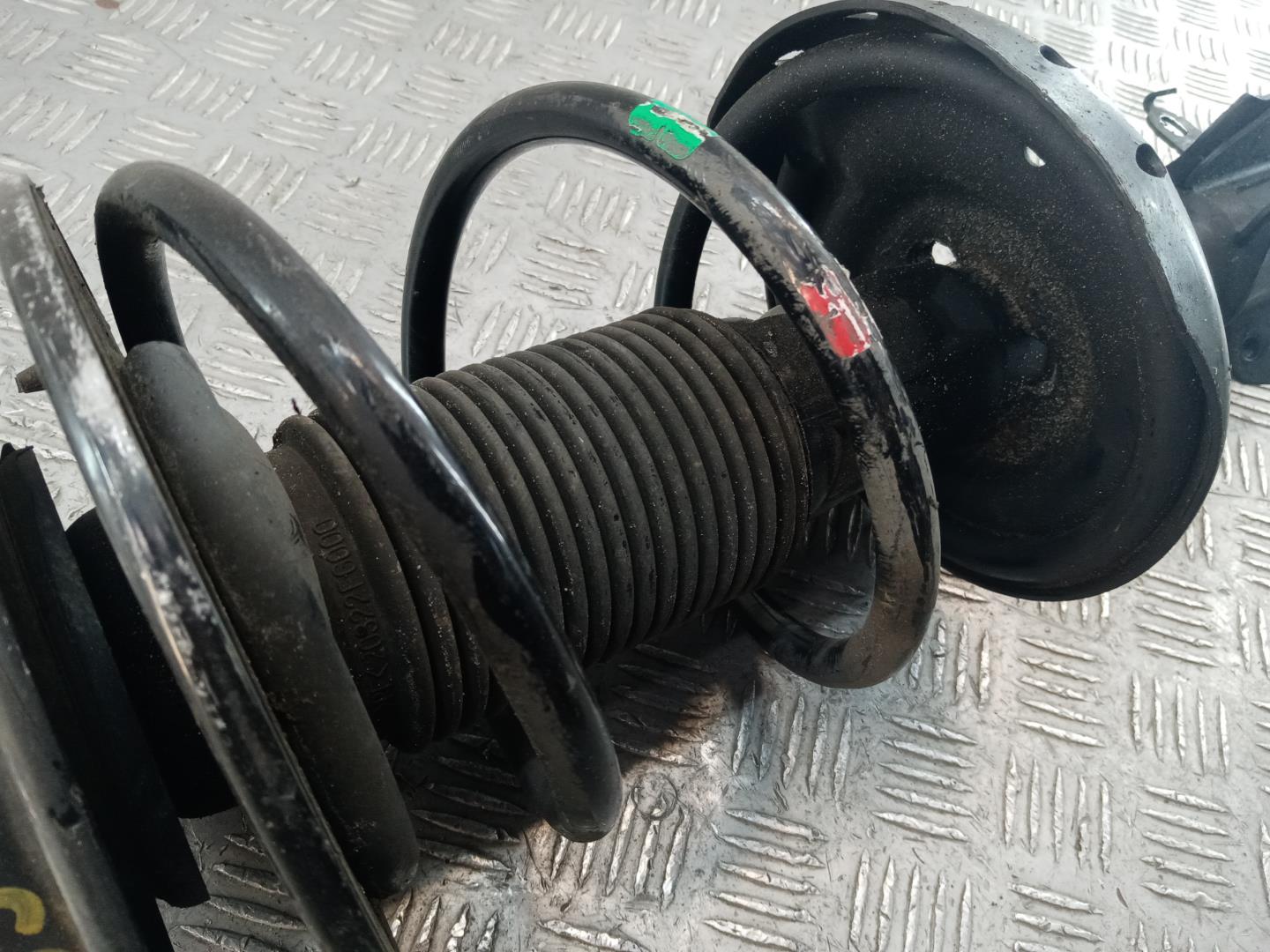 Пружина передняя