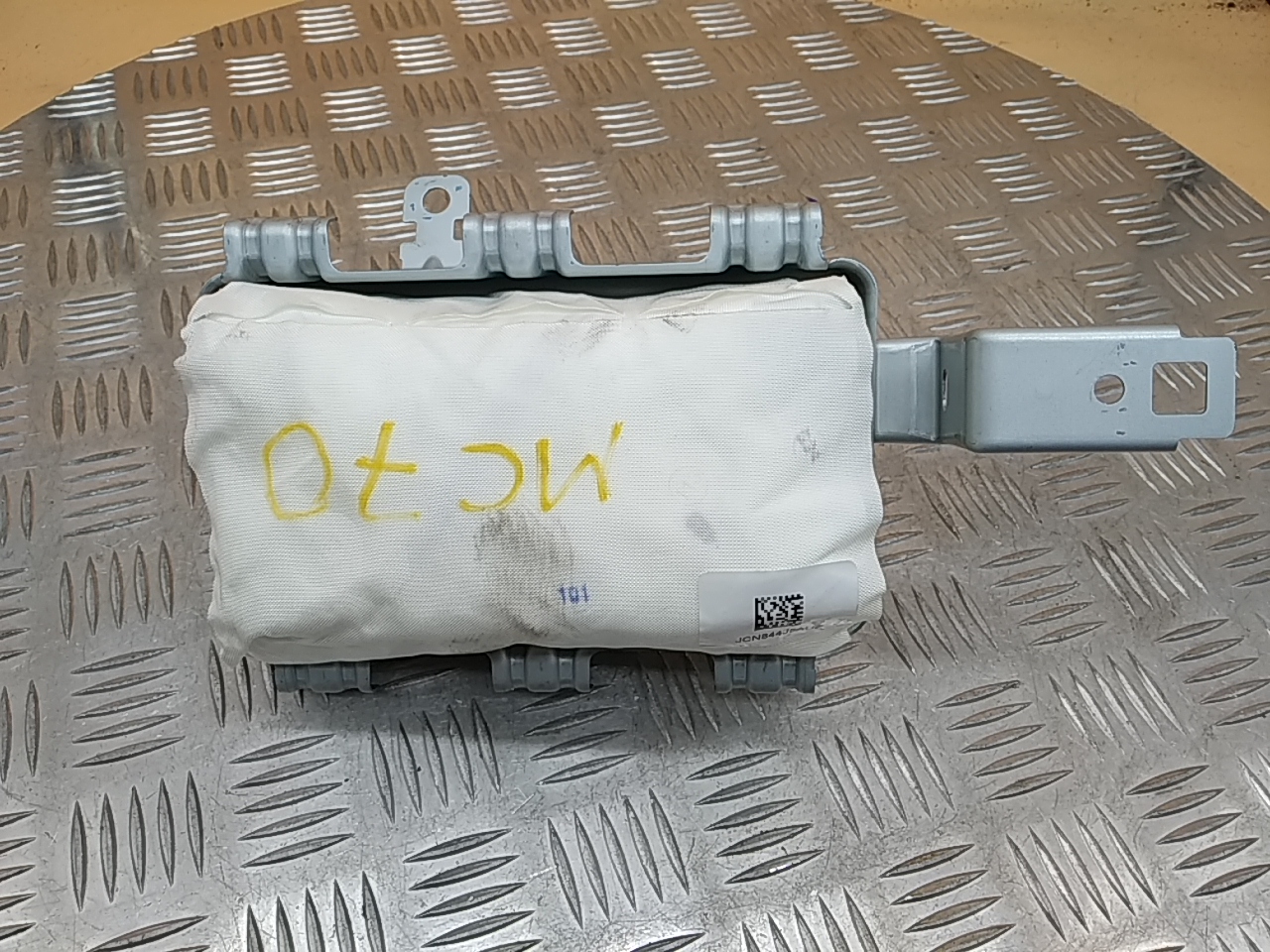 Подушка безопасности пассажирская (в торпедо)