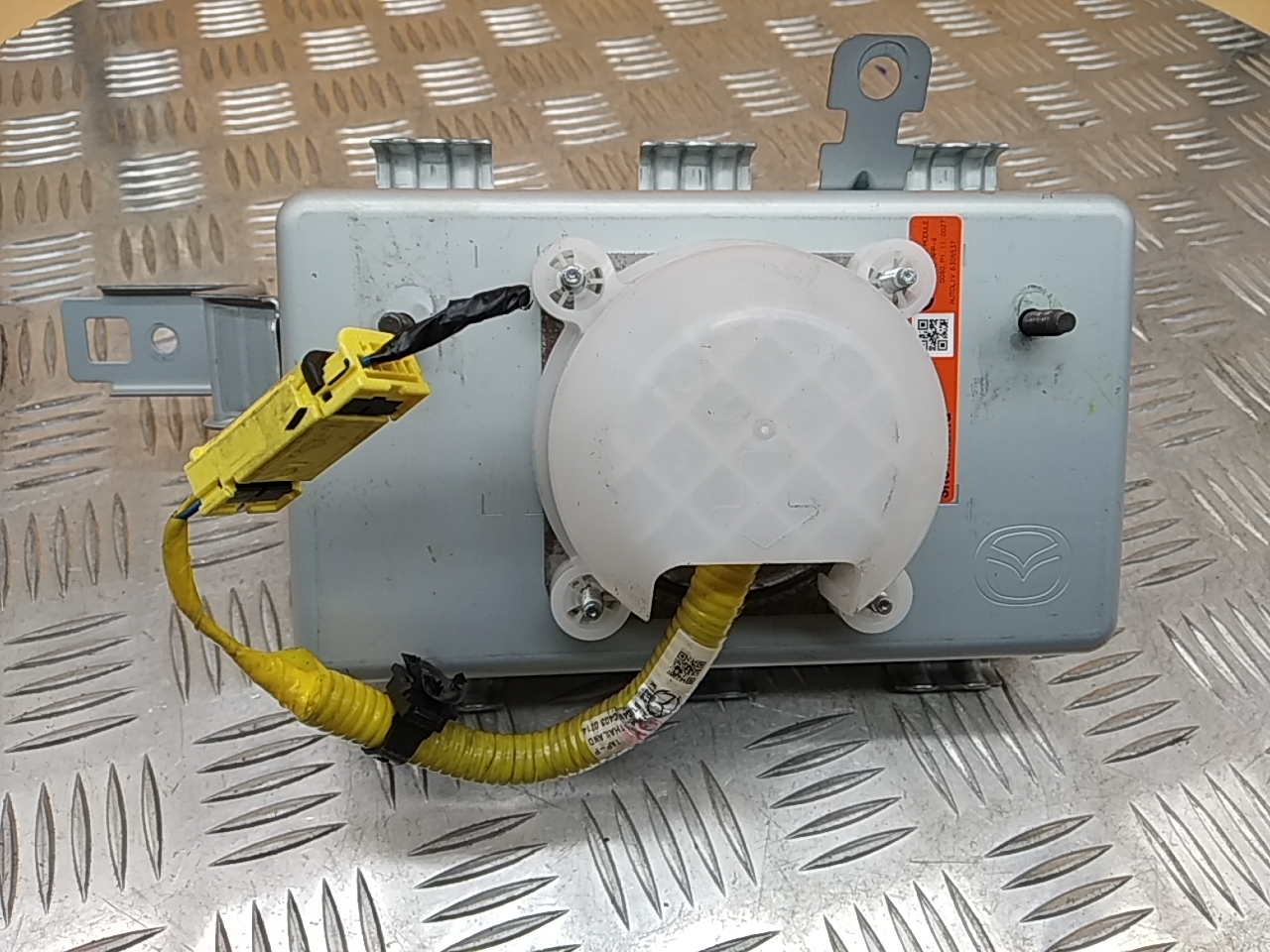 Подушка безопасности пассажирская (в торпедо)