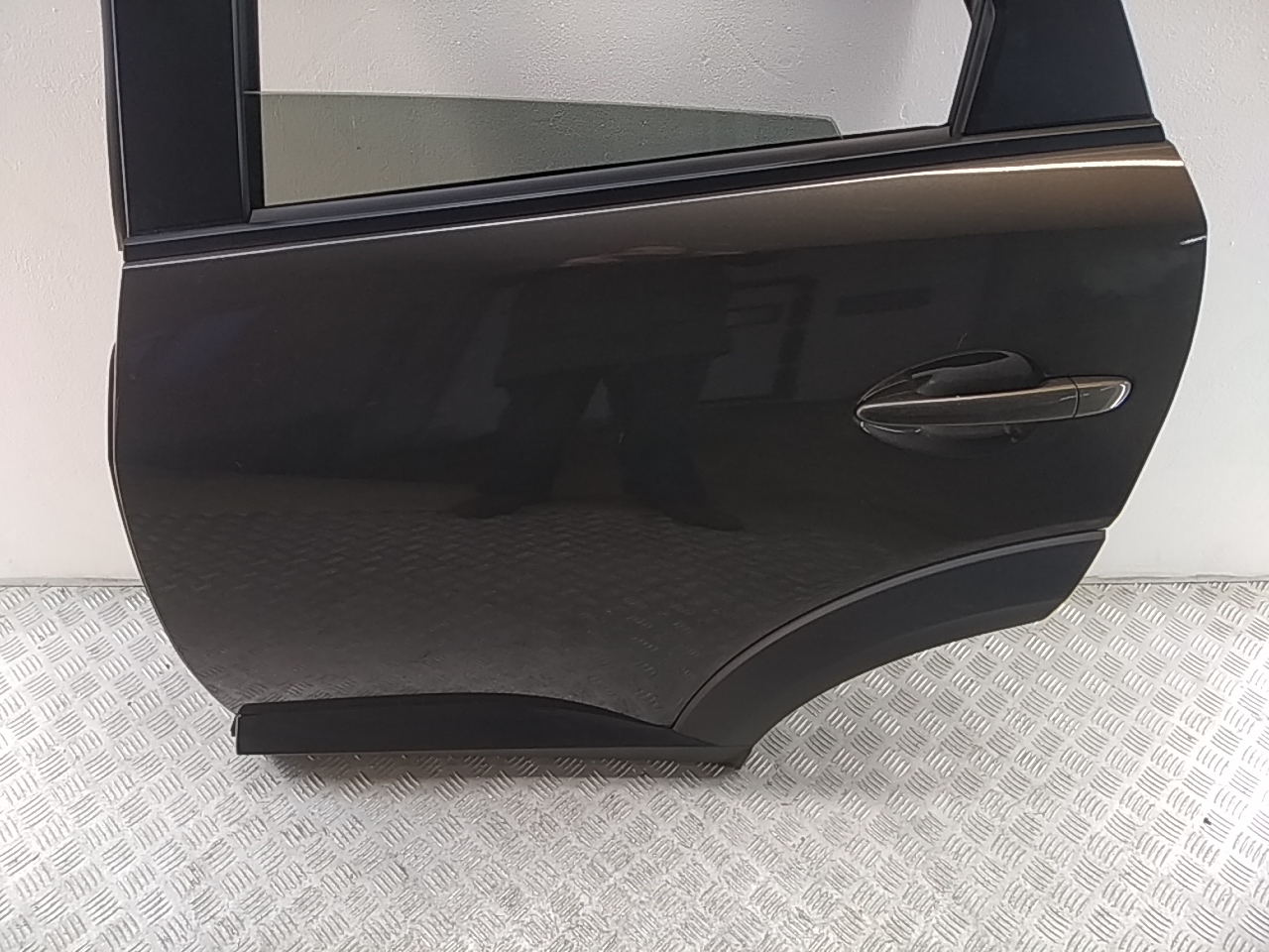 Дверь задняя левая