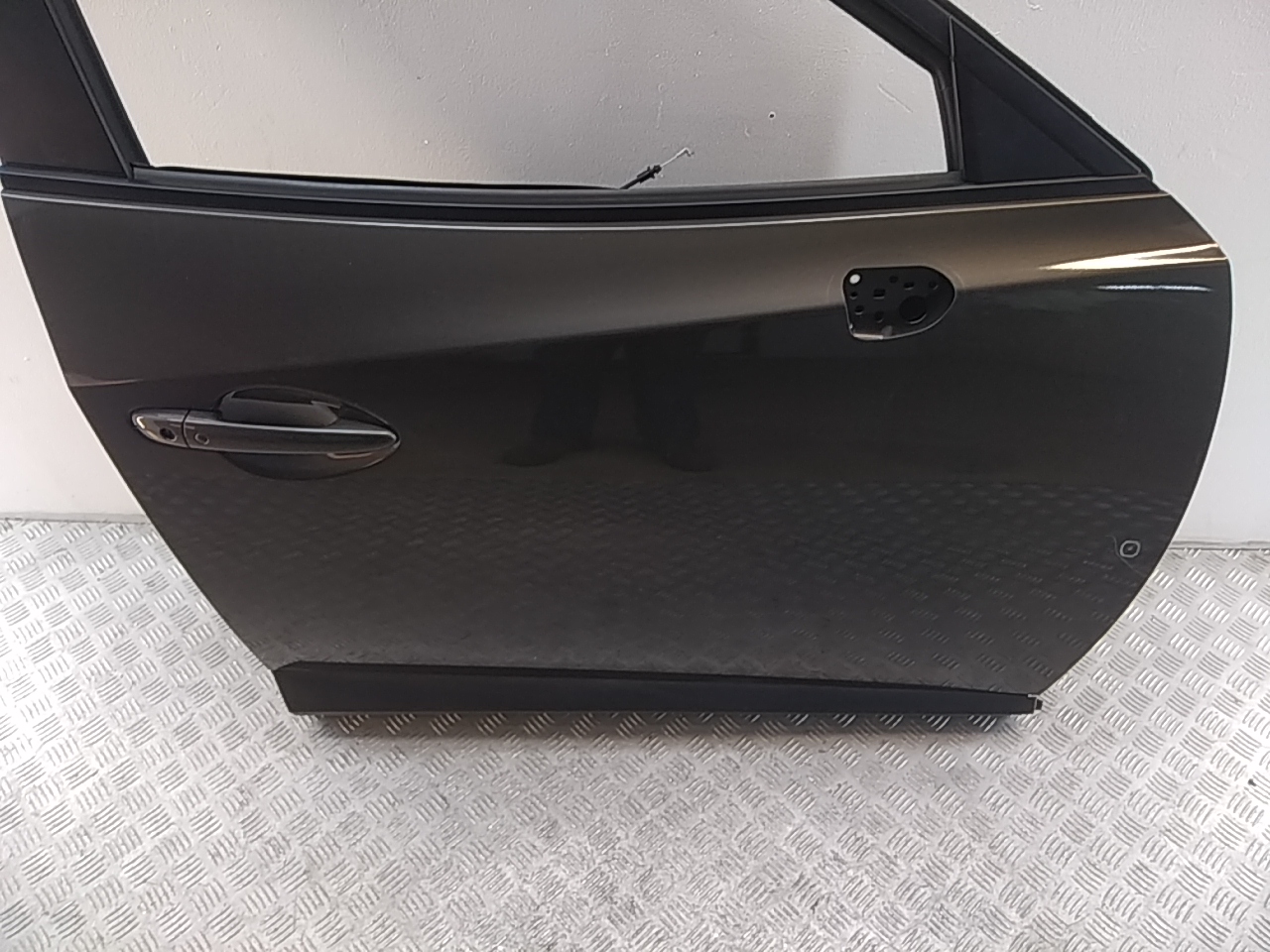 Дверь передняя правая