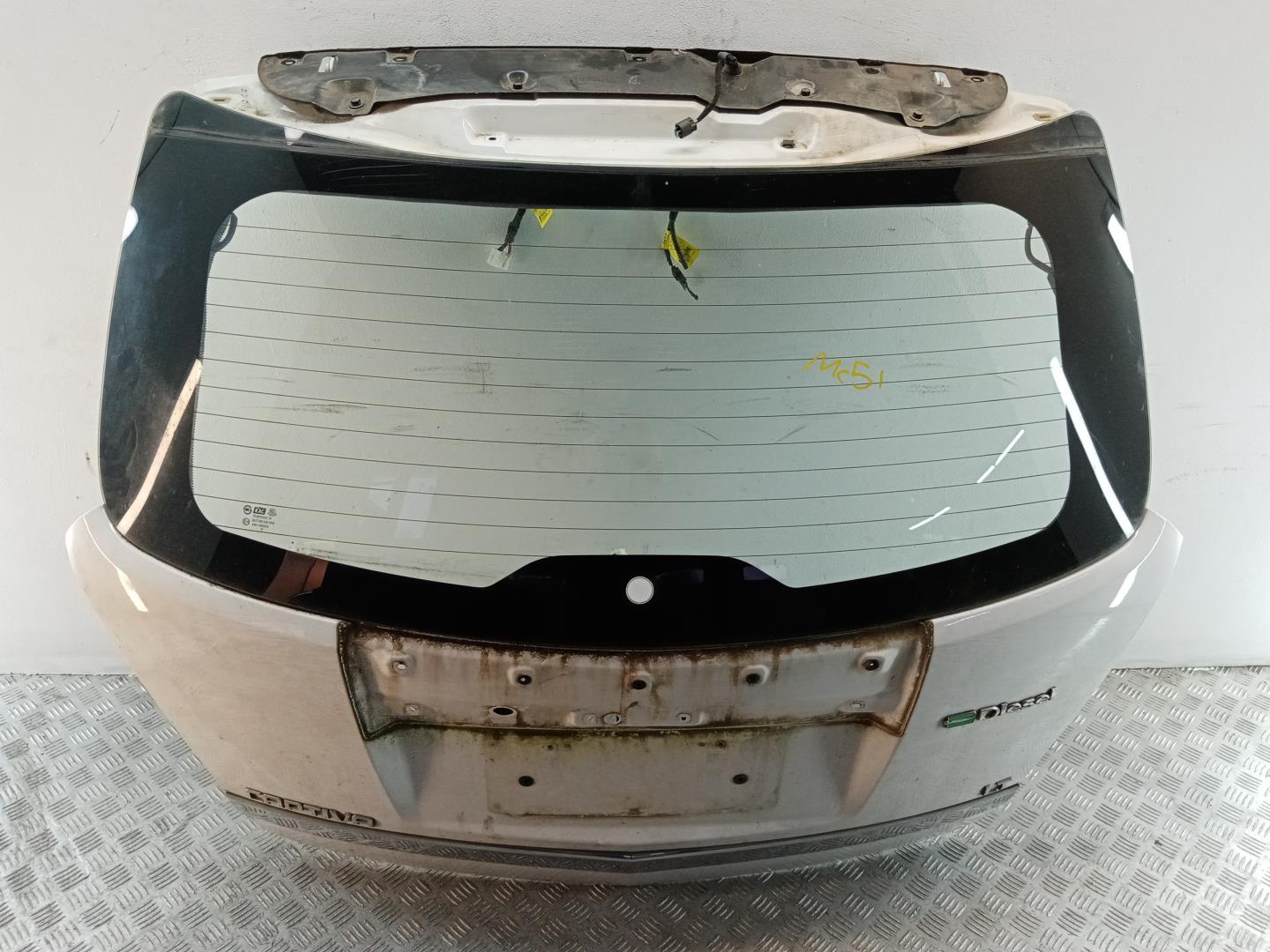 Дверь багажника