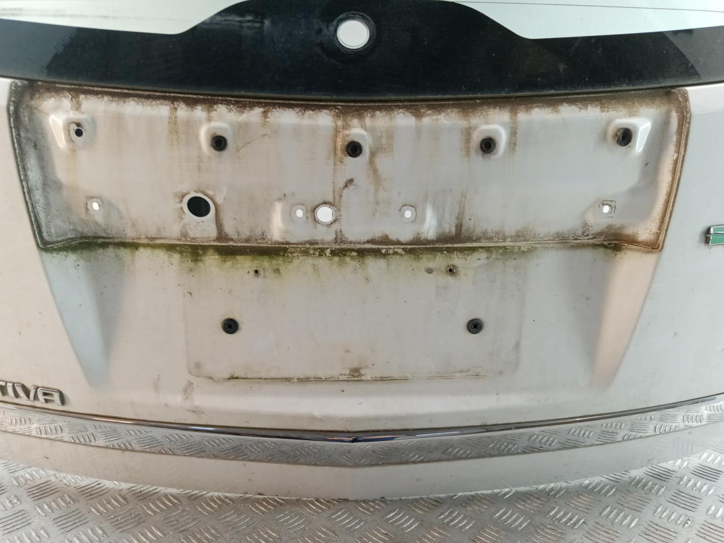 Дверь багажника