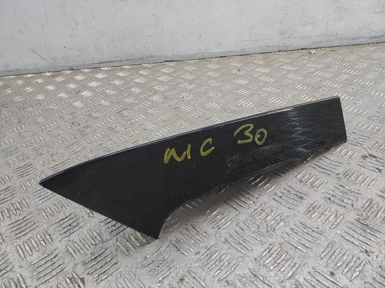 Накладка двери багажника