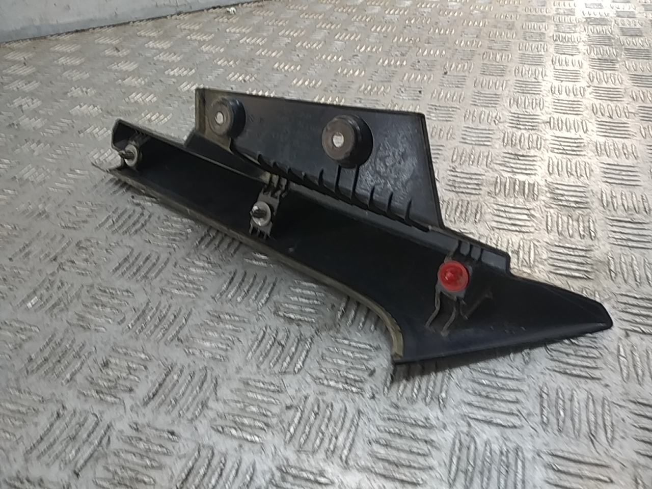 Накладка двери багажника