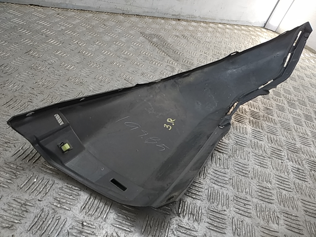 Накладка заднего бампера правая