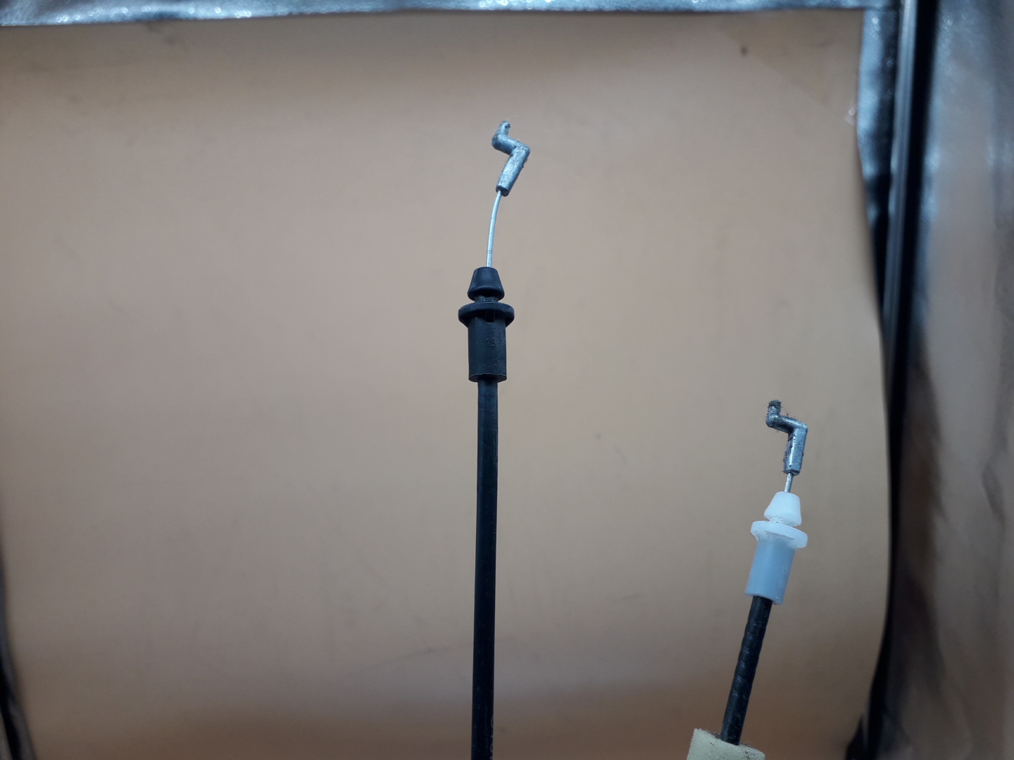 Замок двери передней правой