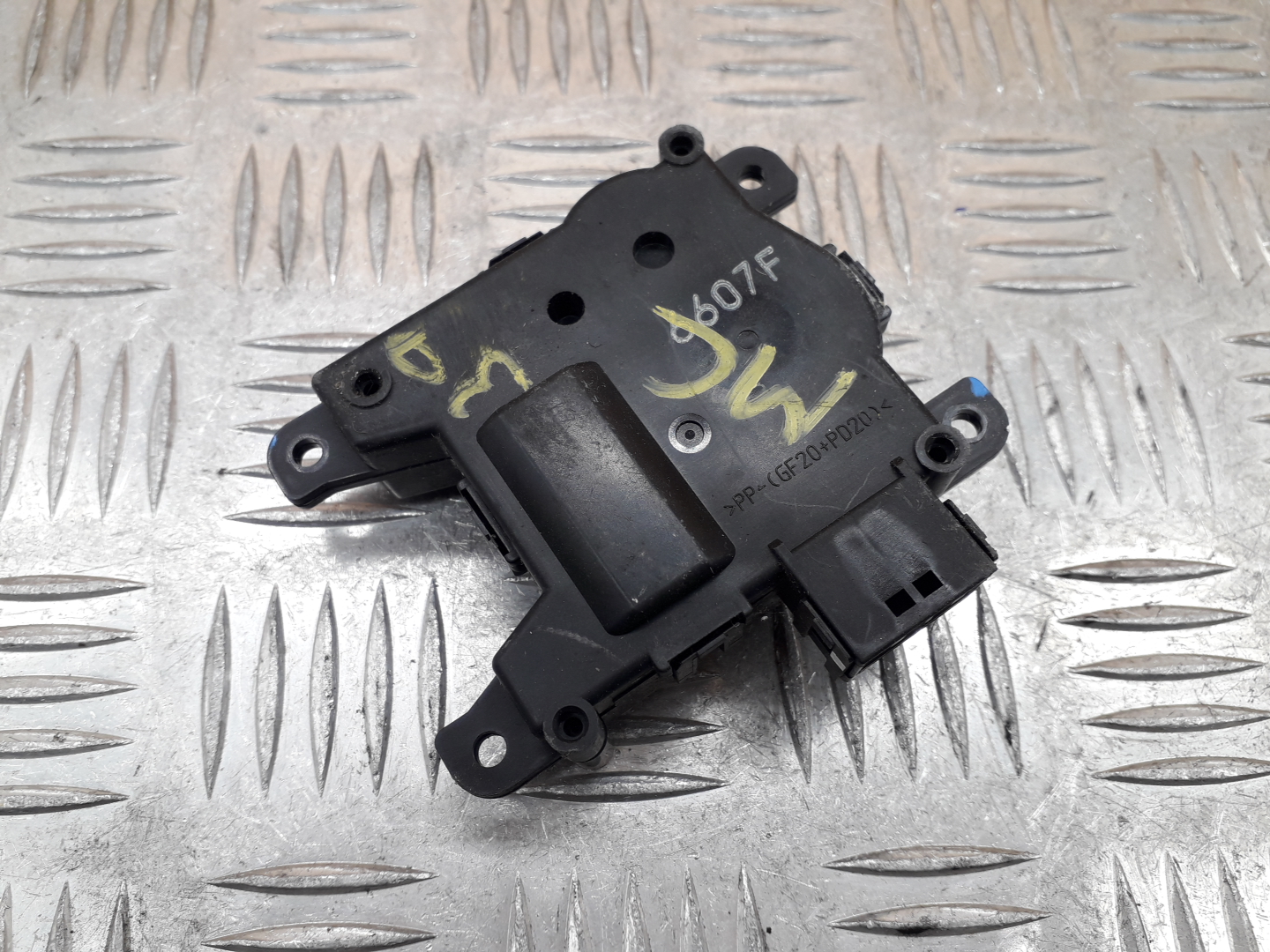 Моторчик заслонки печки