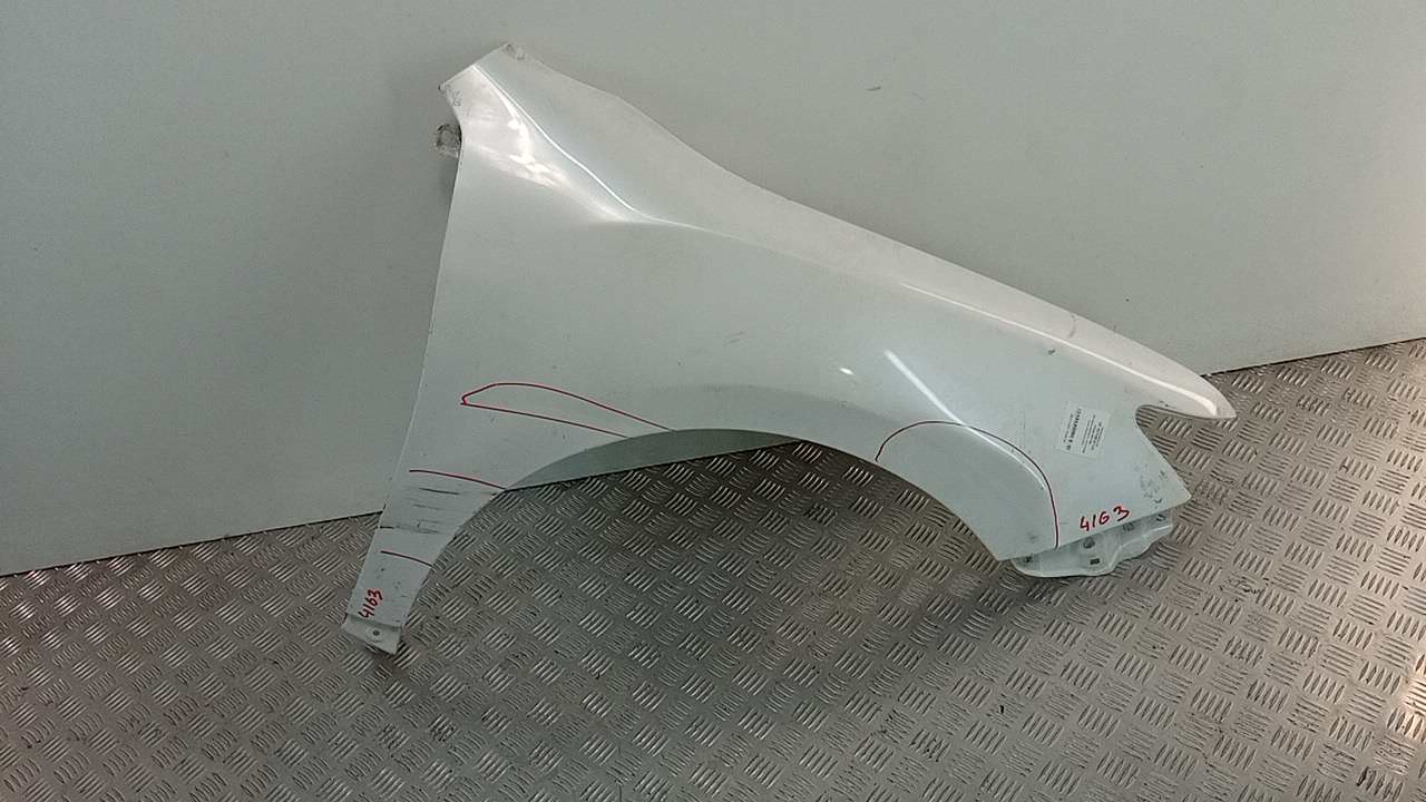 Крыло переднее правое