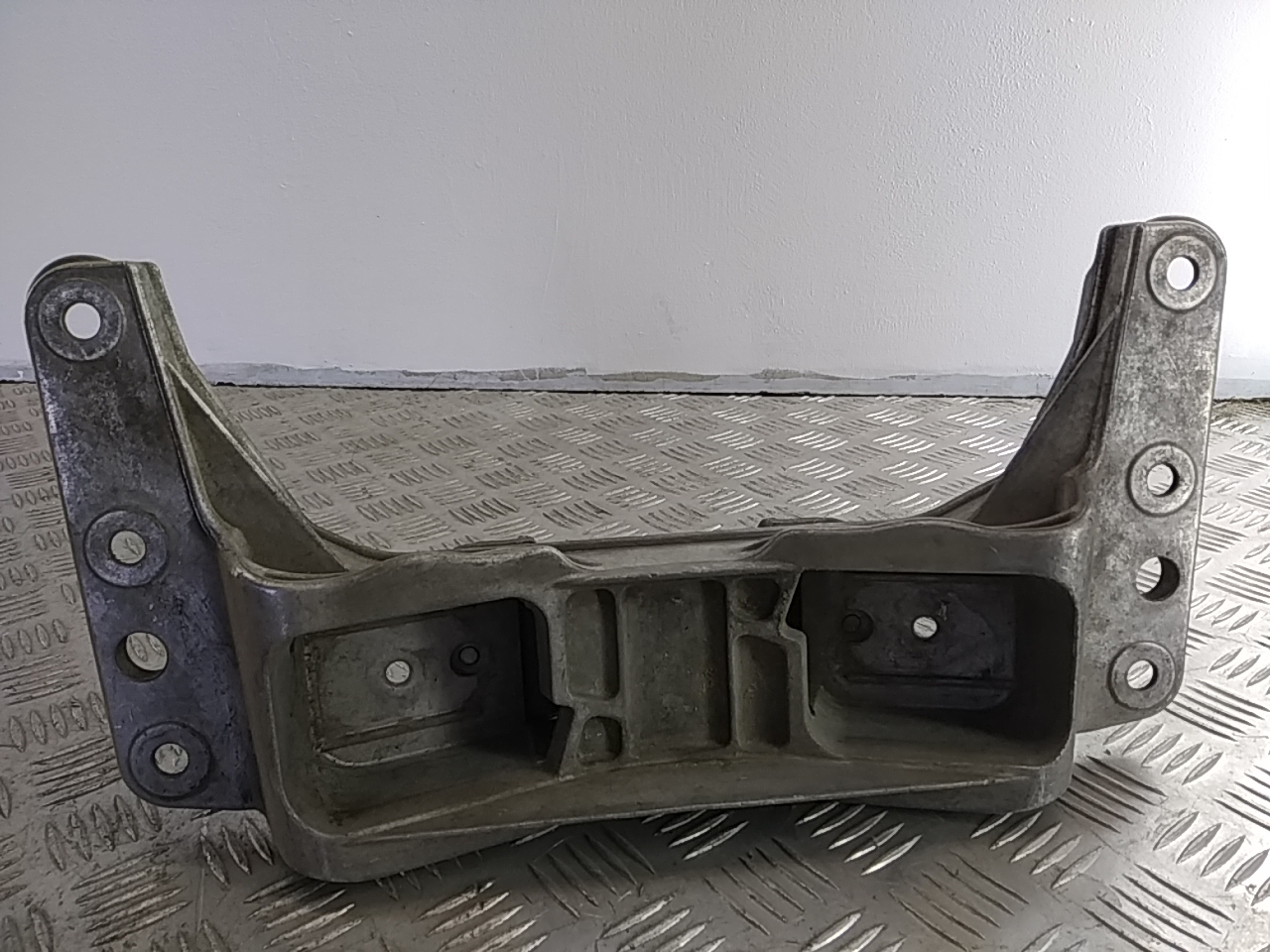 Опора двигателя