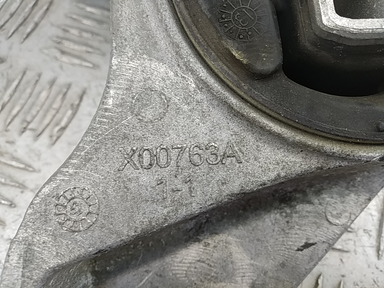 Опора двигателя
