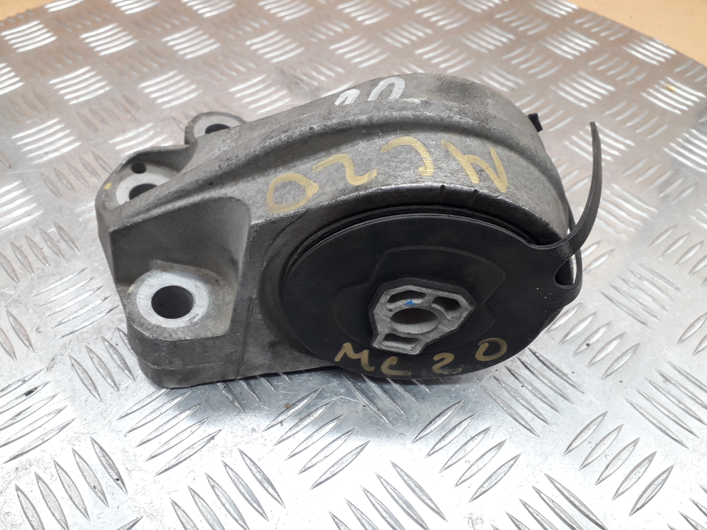 Опора двигателя задняя