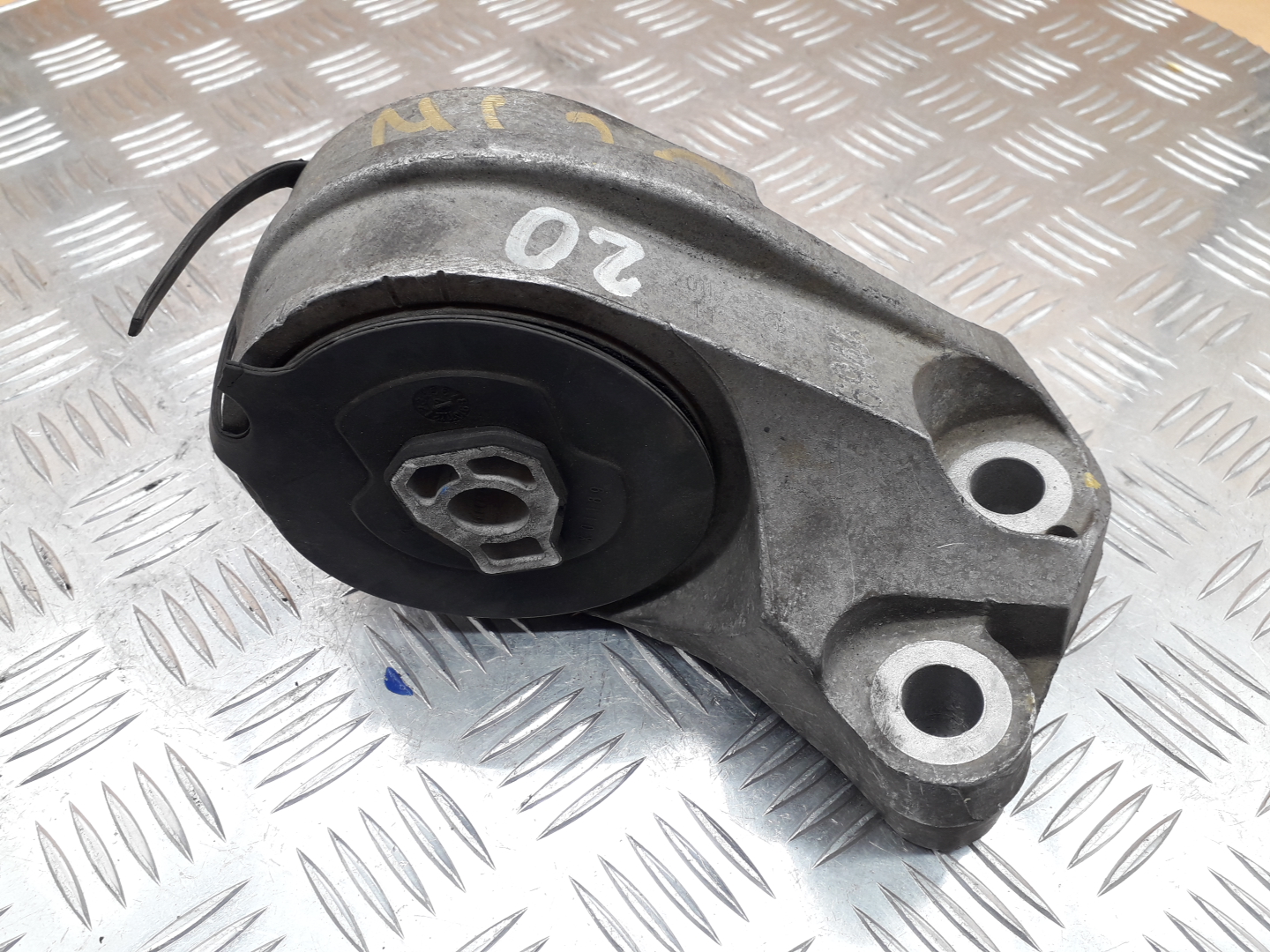 Опора двигателя задняя