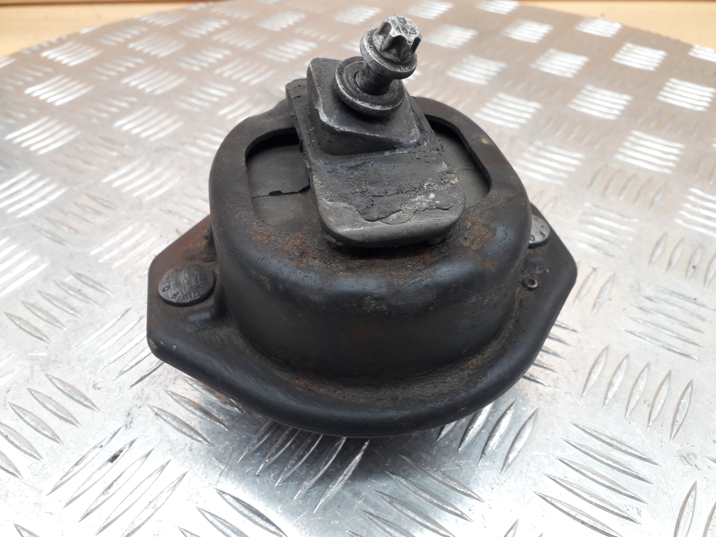 Опора двигателя правая