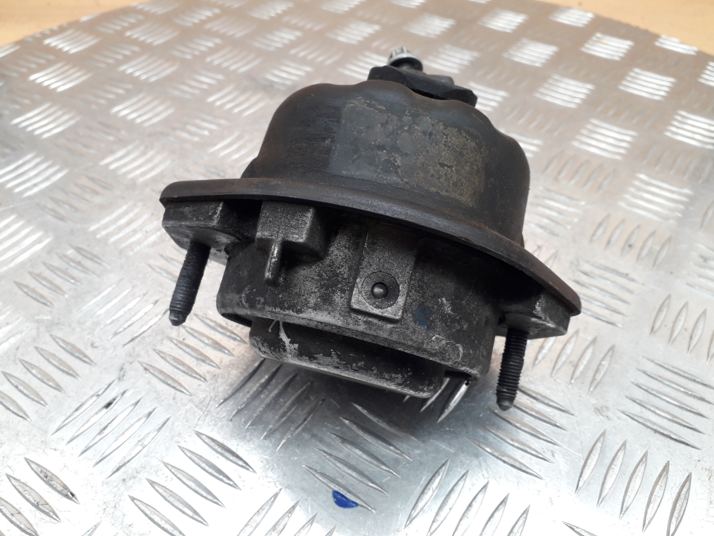 Опора двигателя правая