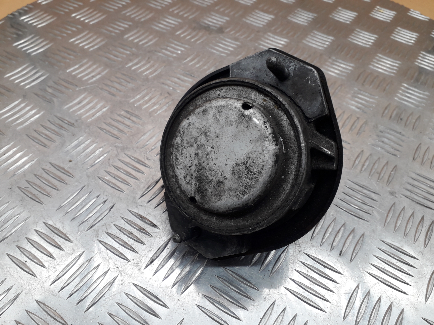 Опора двигателя правая