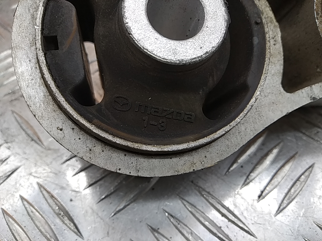 Опора двигателя задняя