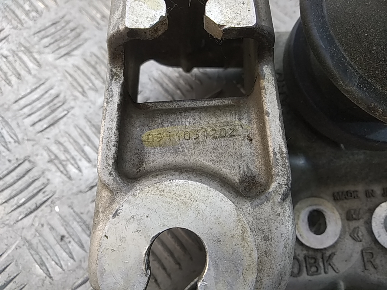 Опора двигателя