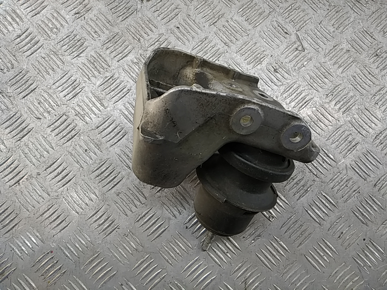 Опора двигателя