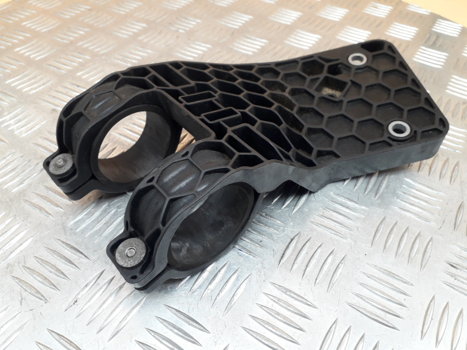 Кронштейн топливного фильтра