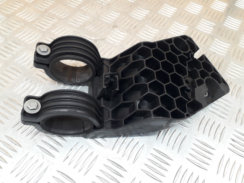 Кронштейн топливного фильтра