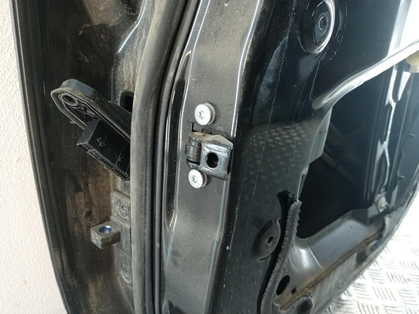 Ограничитель двери