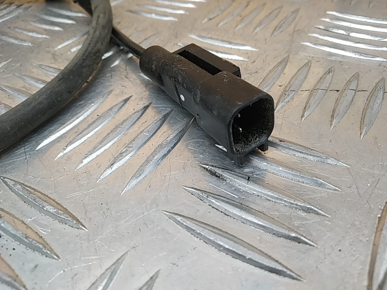 Датчик ABS задний правый