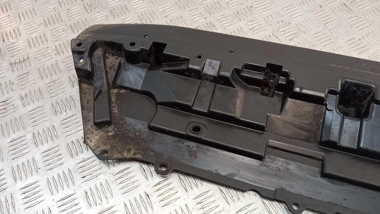 Пыльник переднего бампера