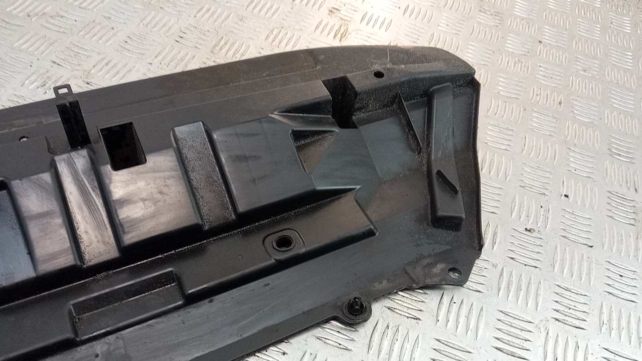 Пыльник переднего бампера