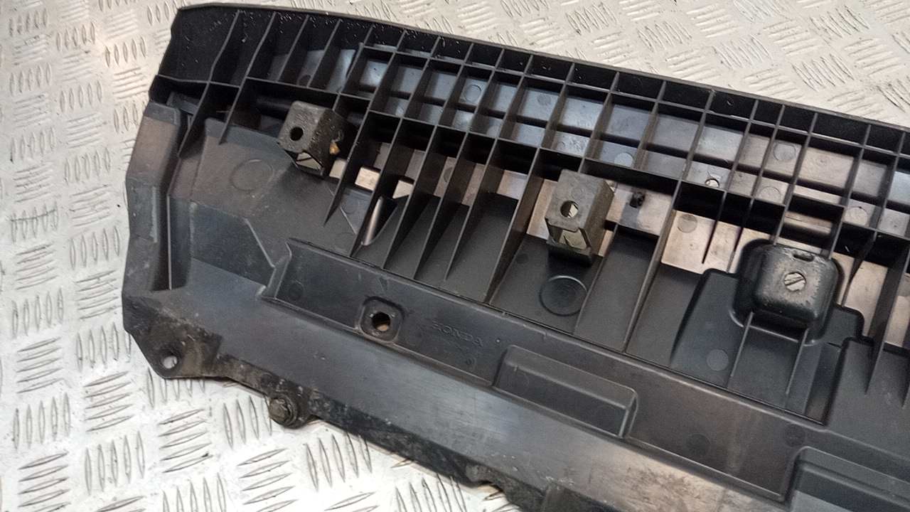 Пыльник переднего бампера