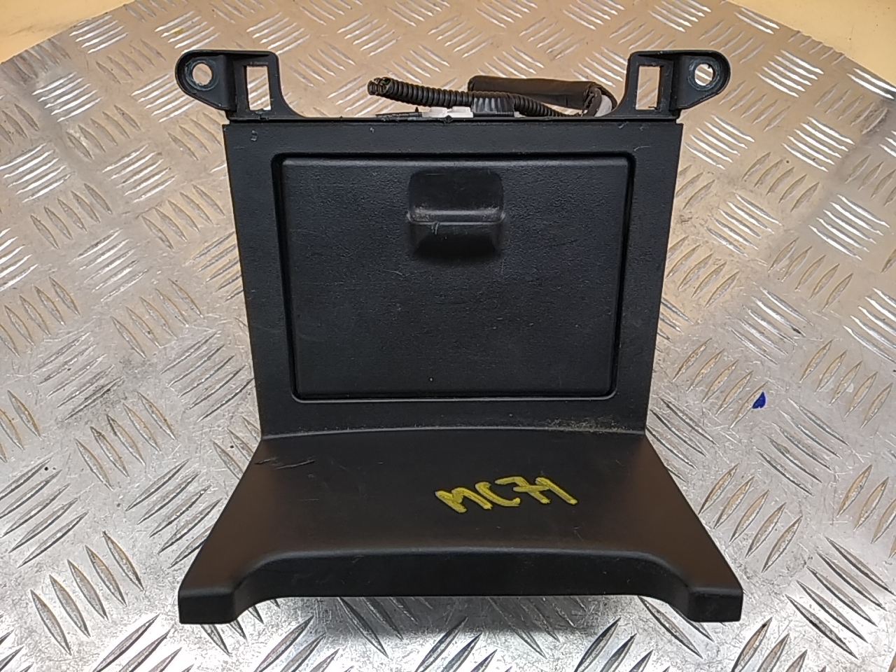 Ящик передней консоли