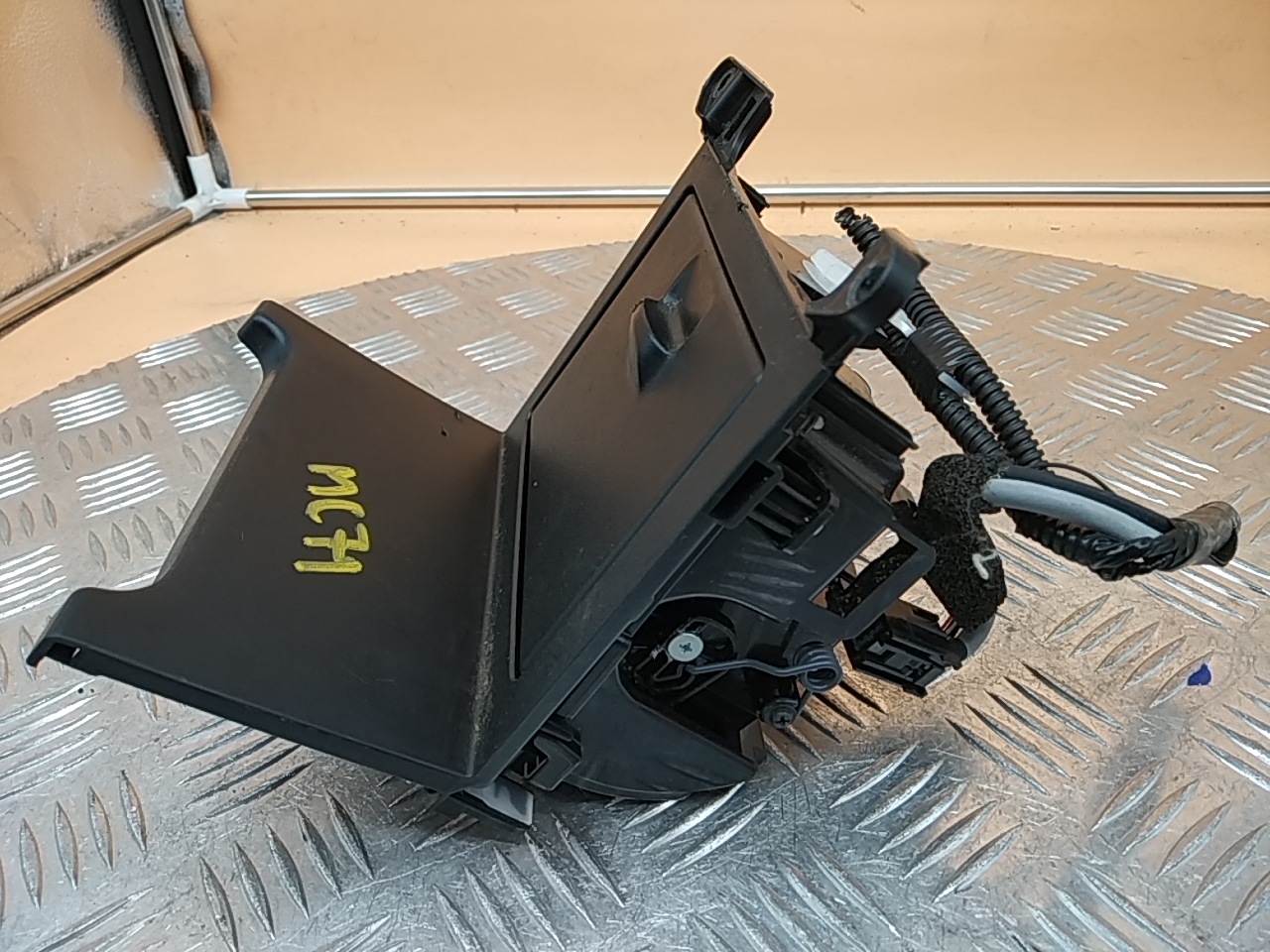 Ящик передней консоли