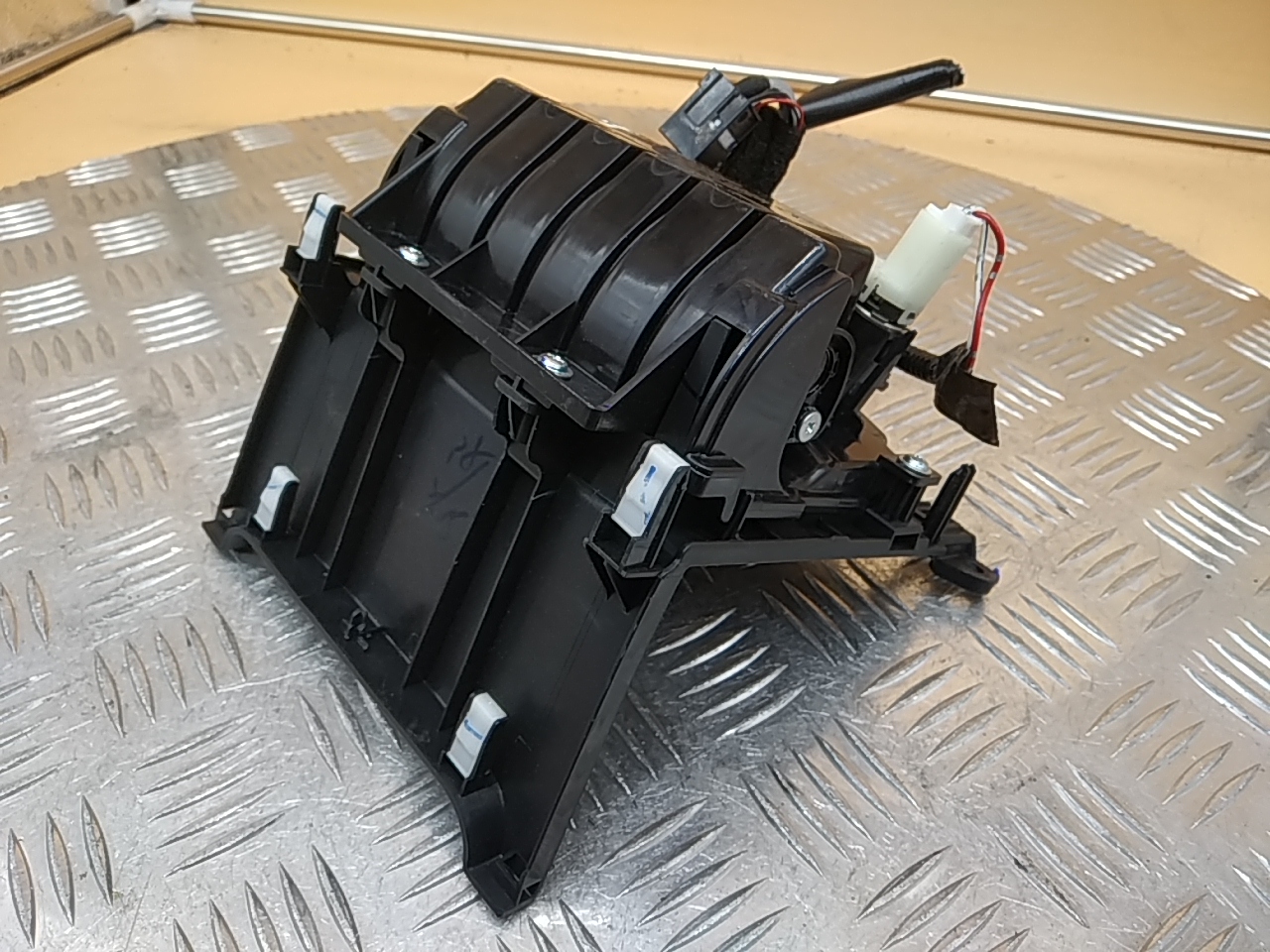 Ящик передней консоли