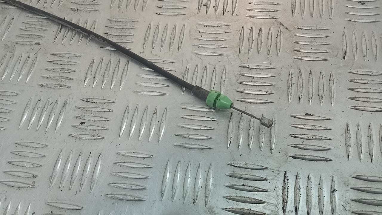 Трос открывания капота