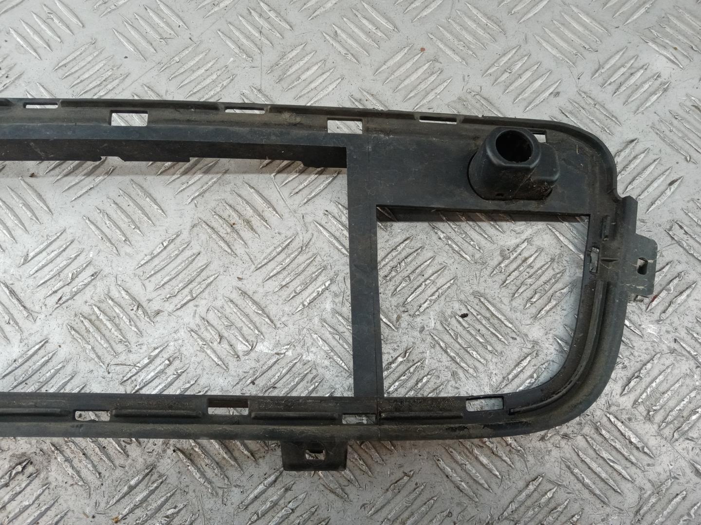 Рамка решетки в бампер