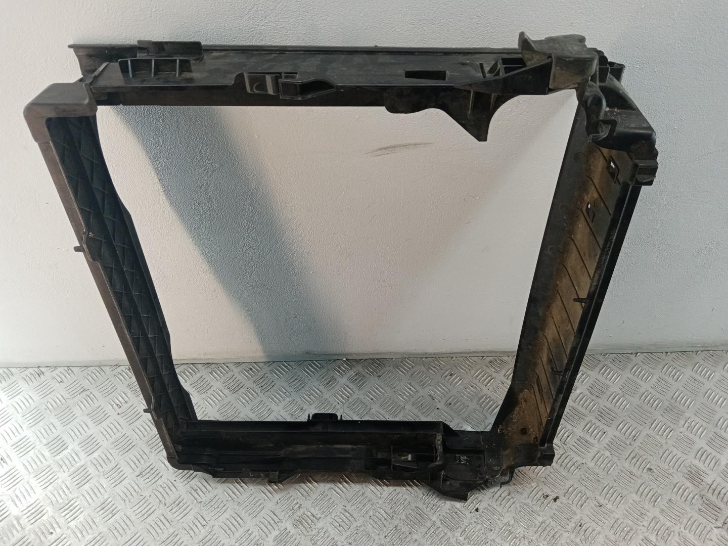 Рамка радиатора