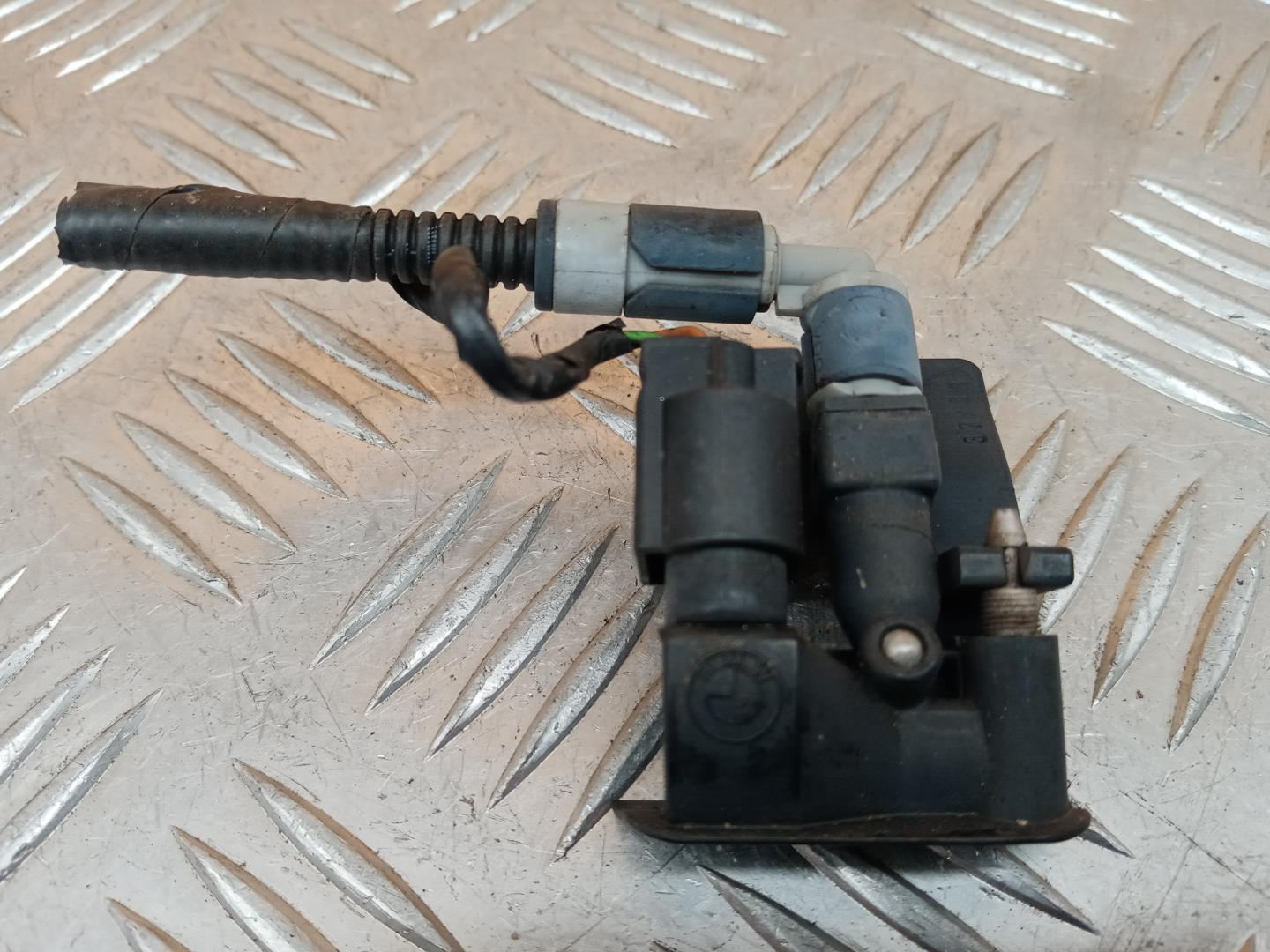 Форсунка омывателя лобового стекла