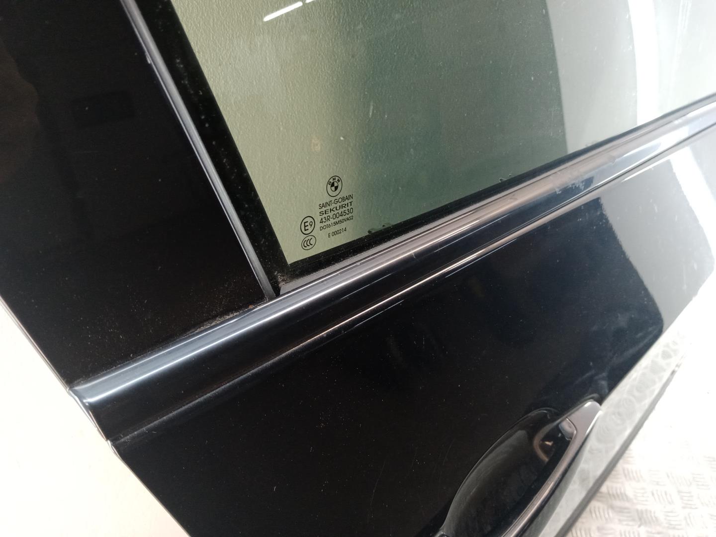 Накладка стекла переднего правого